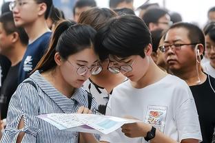 波杰姆斯基：库里是史上最佳控卫 别人花钱看他打球&我每天免费看